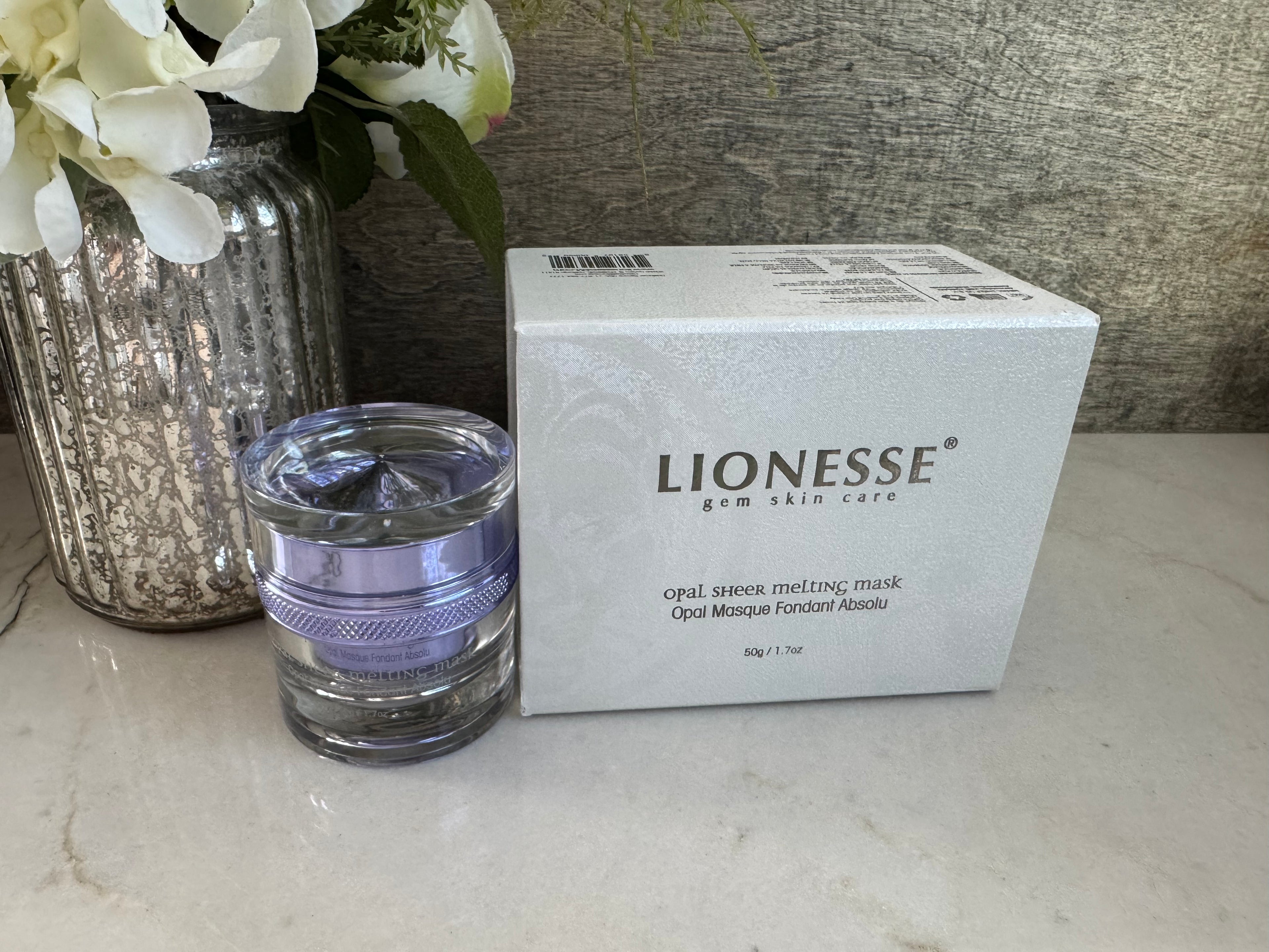 Opal Sheer Melting Facial mask by Lioness