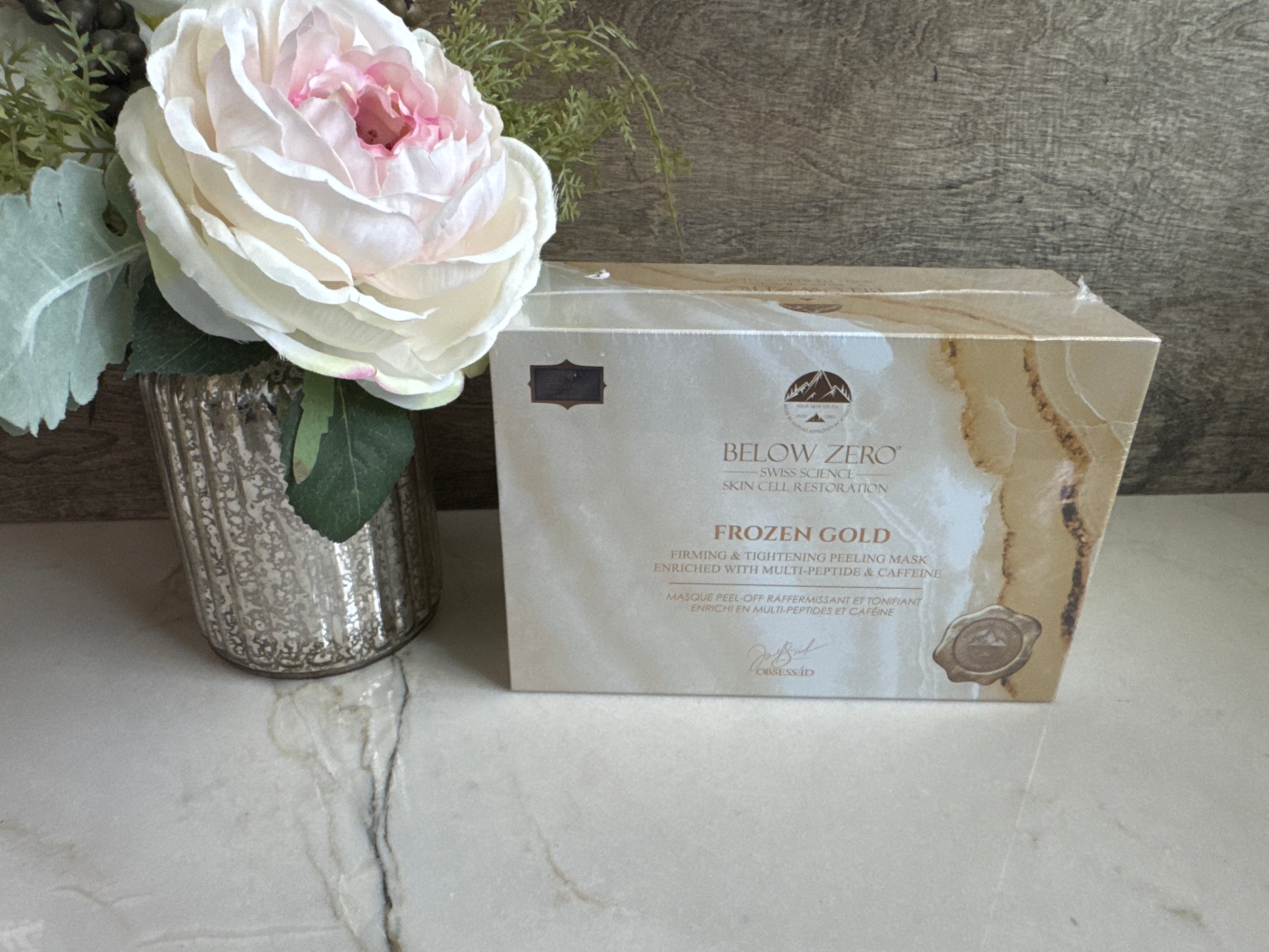 Gold Firming & Tightening Peeling Facial mask by Below Zero