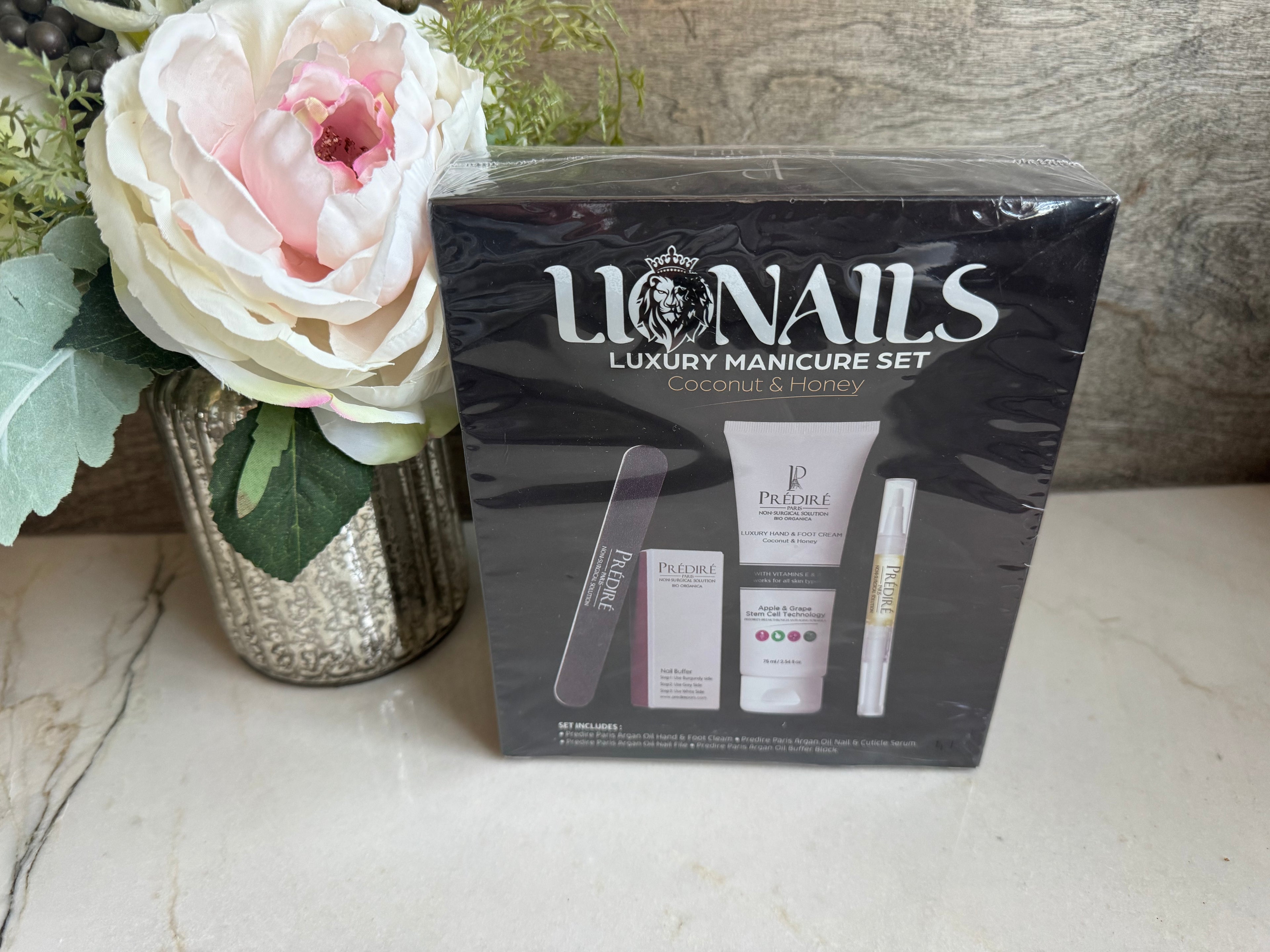Luxury Manicure Set in Coconut & Honey by LioNails